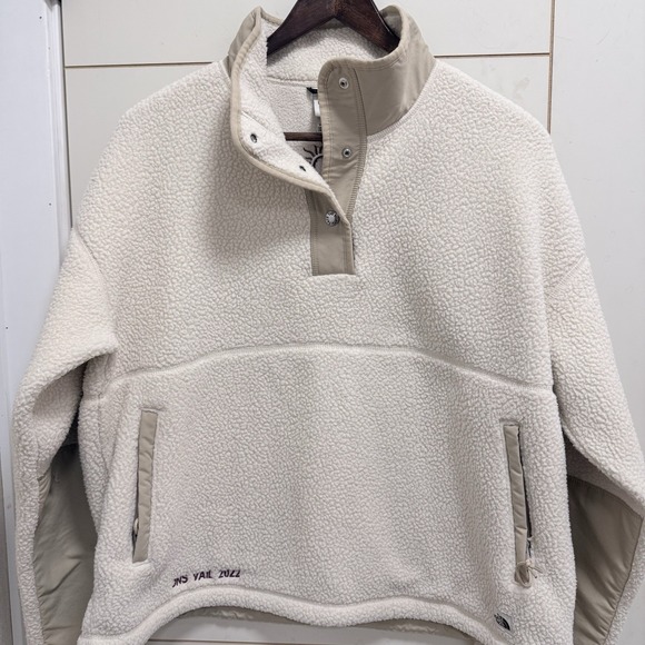 The North Face Cragmont 1/4-Snap Fleece Pullover in cream Engraved Vail 2022 L - Picture 2 of 10